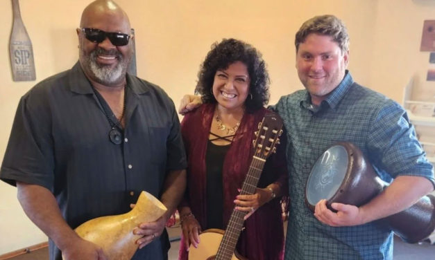 🎶 Live Music: Melodies for Moonstoners with Club Akusaa